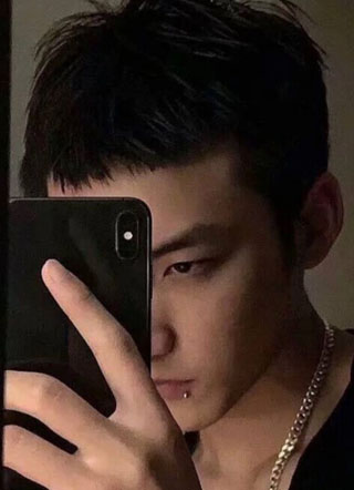 隔壁大神总在觊觎朕的美貌小说