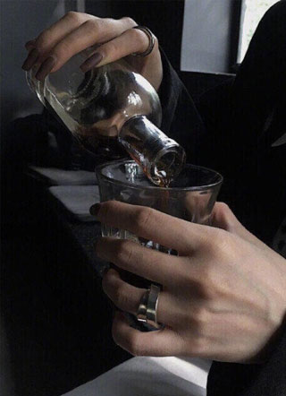 顶流小生成了大佬的暖心包小萝卜小说