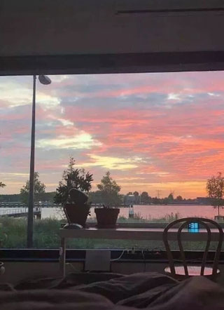 魂穿校霸的逆袭之路洛央小说